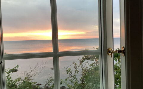 Asgot - 15M from the Sea: Sky, Hav, Sollys, Ocean, Glas, Morgen, Kyst, Dagslys, Meteorologisk Fænomen, Altan