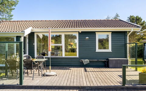 Matis - 650M from the Sea: Træ, Hus, Sidespor, Dør, Hjem, Sommerhus, Tag, Veranda, Planke, Garden Bygninger