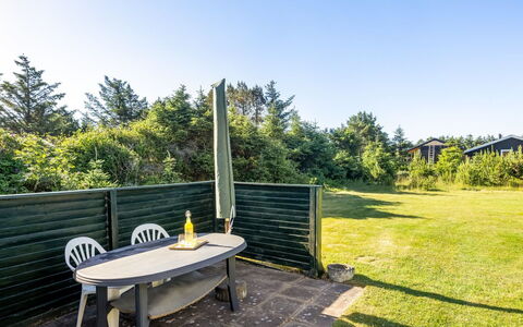 Matis - 650M from the Sea: Udendørs Møbler, Møbel, Have, Skygge, Udendørs Bord, Lawn, Landscaping, Stol, Backyard, Gård