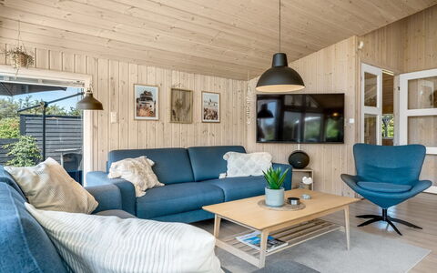 Federica - 500M from the Sea: Tag, Hjem, Dør, Sommerhus, Skygge, Sidespor, Gård, Estate, Backyard