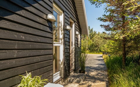 Federica - 500M from the Sea: Tag, Hjem, Dør, Sommerhus, Skygge, Sidespor, Gård, Estate, Backyard