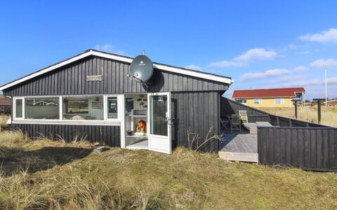 Sibbi - 300M from the Sea: Græs, Græs-, Land Lot, Sommerhus, Landdistrikt, Eng, Garden Bygninger, Have, Skur