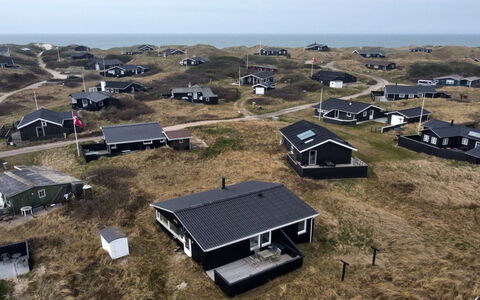 Sibbi - 300M from the Sea: Græs, Græs-, Land Lot, Sommerhus, Landdistrikt, Eng, Garden Bygninger, Have, Skur