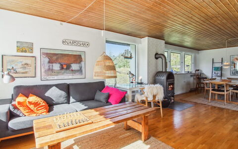 Matilda - 375M from the Sea: Møbel, Indretning, Gulvbelægning, Væg, Etage, Træ, Couch, Loft, Trægulve, Stue