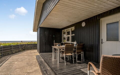 Fabiola - 200M from the Sea: Sommerhus, Backyard, Gård, Garden Bygninger, Skur, Sidespor, Udendørs Møbler, Bjælkehytte, Udendørs Struktur, Hytte