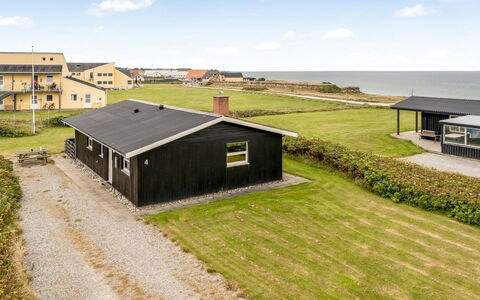Fabiola - 200M from the Sea: Sommerhus, Backyard, Gård, Garden Bygninger, Skur, Sidespor, Udendørs Møbler, Bjælkehytte, Udendørs Struktur, Hytte