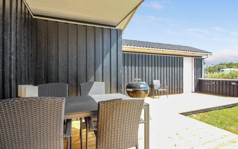 Dome - 750M from the Sea: Træ, Kompositmateriale, Skygge, Hårdttræ, Design, Veranda, Bejdse, Sidespor, Planke, Dagslys