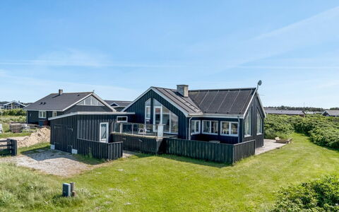 Gynther - 150M from the Sea: Fritid, Reklame, Parkere, Banner, Skilt, Sti