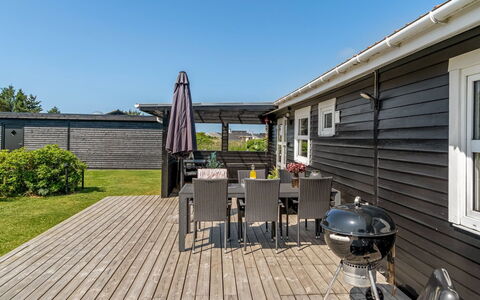 Lica - 600M from the Sea: Tag, Land Lot, Sommerhus, Hjem, Landdistrikt, Skur, Sidespor, Garden Bygninger, Bjælkehytte, Hytte