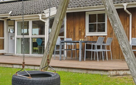 Aleta - 500M from the Sea: Plantesamfund, Sollys, Urteagtig Plante, Have, Plantation, Landbrug, Farm