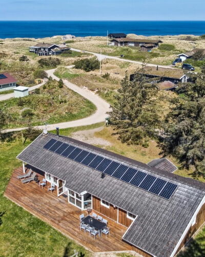 Aleta - 500M from the Sea