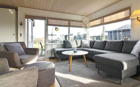 Jespar - 300M from the Sea: Hus, Hjem, Dør, Tag, Sommerhus, Estate, Have, Skygge, Sidespor, Gård
