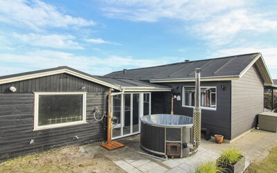 Jespar - 300M from the Sea
