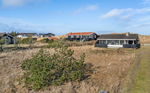 Ofrath - 350M from the Sea: Træ, Tag, Arkitektur, Hjem, Hus, Sommerhus, Sidespor, Hårdttræ, Hældning, Estate