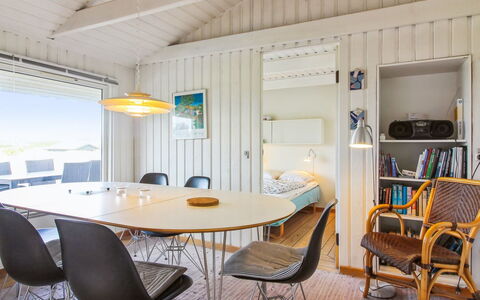 Trude - 250M from the Sea: Busk, Urban Design, Bunddække, Mursten, Lejlighed, Estate, Murværk, Altan, Landscaping
