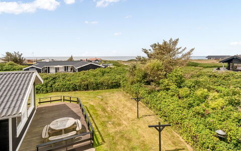 Bengta - 200M from the Sea: Hus, Tag, Hjem, Sommerhus, Skur, Garden Bygninger, Sidespor, Gård, Bjælkehytte, Hytte