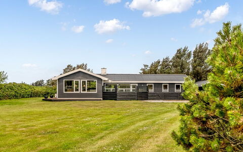 Bengta - 200M from the Sea: Hus, Tag, Hjem, Sommerhus, Skur, Garden Bygninger, Sidespor, Gård, Bjælkehytte, Hytte