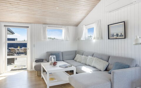 Ingemar - 100M from the Sea: Træ, Hjem, Sommerhus, Planke, Stue, Hårdttræ, Bejdse, Trægulve, Design
