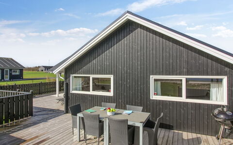 Mirkka - 1.5Km from the Sea: Træ, Hus, Sommerhus, Hjem, Tag, Landdistrikt, Sidespor, Bjælkehytte, Garden Bygninger, Hårdttræ