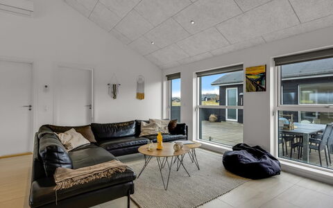Tatiane - 1.5Km from the Sea: Hus, Hjem, Dør, Tag, Sommerhus, Estate, Have, Skygge, Sidespor, Gård