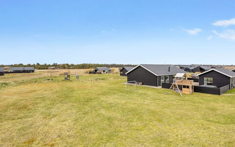Tatiane - 1.5Km from the Sea: Hus, Hjem, Dør, Tag, Sommerhus, Estate, Have, Skygge, Sidespor, Gård
