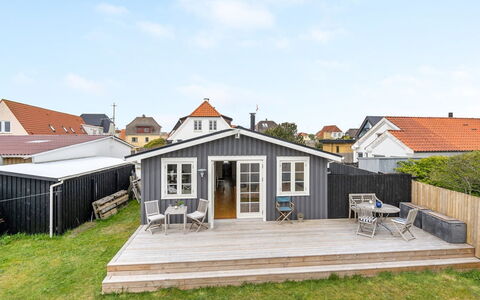 Sofine - 250M from the Sea: Hus, Tag, Hjem, Sommerhus, Sidespor, Estate, Dæk, Veranda, Planke, Gård