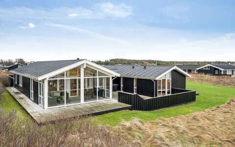 Eileen - 300M from the Sea: Træ, Hus, Sommerhus, Hjem, Tag, Landdistrikt, Sidespor, Bjælkehytte, Garden Bygninger, Hårdttræ