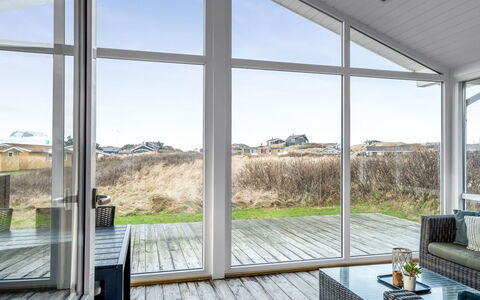 Eileen - 300M from the Sea: Træ, Hus, Sommerhus, Hjem, Tag, Landdistrikt, Sidespor, Bjælkehytte, Garden Bygninger, Hårdttræ