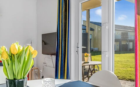 Risker - 70M from the Sea: Sommerhus, Backyard, Gård, Garden Bygninger, Skur, Sidespor, Udendørs Møbler, Bjælkehytte, Udendørs Struktur, Hytte
