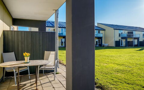 Risker - 70M from the Sea: Sommerhus, Backyard, Gård, Garden Bygninger, Skur, Sidespor, Udendørs Møbler, Bjælkehytte, Udendørs Struktur, Hytte