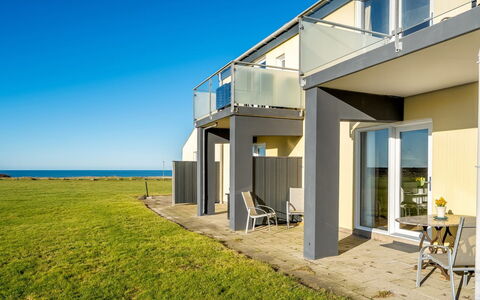 Risker - 70M from the Sea: Sommerhus, Backyard, Gård, Garden Bygninger, Skur, Sidespor, Udendørs Møbler, Bjælkehytte, Udendørs Struktur, Hytte