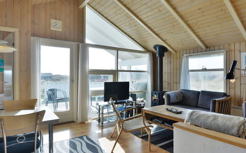 Styrbiorn - 100M from the Sea: Hus, Tag, Hjem, Sommerhus, Estate, Stuehus, Villa, Veranda, Sidespor