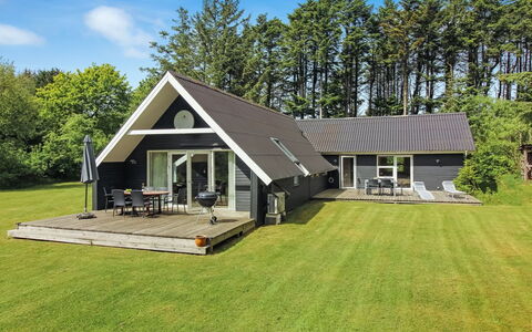 Windelgard - 1Km from the Sea: Sommerhus, Have, Sidespor, Garden Bygninger, Skygge, Gård, Backyard, Lawn, Stuehus, Landscaping