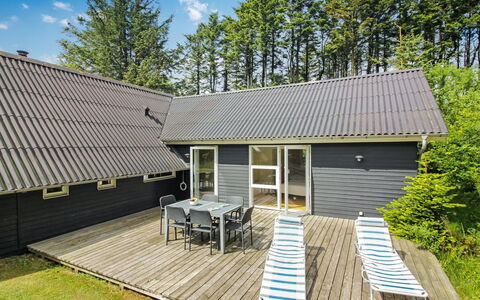 Windelgard - 1Km from the Sea: Svømmepøl, Udendørs Møbler, Møbel, Udvej, Flise, Eco Hotel, Skygge, Stol, Fritid, Estate