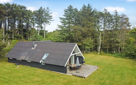 Windelgard - 1Km from the Sea: Svømmepøl, Udendørs Møbler, Møbel, Udvej, Flise, Eco Hotel, Skygge, Stol, Fritid, Estate