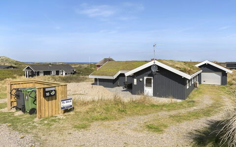 Solvejg - 150M from the Sea: Svømmepøl, Udendørs Møbler, Møbel, Udvej, Flise, Eco Hotel, Skygge, Stol, Fritid, Estate