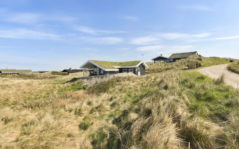 Solvejg - 150M from the Sea: Svømmepøl, Udendørs Møbler, Møbel, Udvej, Flise, Eco Hotel, Skygge, Stol, Fritid, Estate