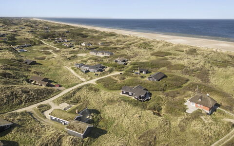 Solvejg - 150M from the Sea: Svømmepøl, Udendørs Møbler, Møbel, Udvej, Flise, Eco Hotel, Skygge, Stol, Fritid, Estate