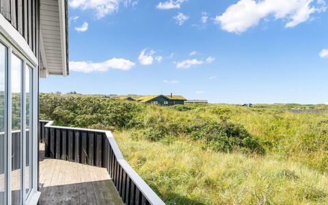 Kasperi - 250M from the Sea: Arkitektur, Tag, Hjem, Kompositmateriale, Dagslys, Sidespor, Indkørsel