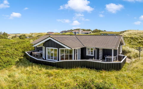 Kasperi - 250M from the Sea: Arkitektur, Tag, Hjem, Kompositmateriale, Dagslys, Sidespor, Indkørsel