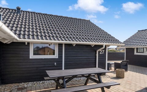 Freya - 200M from the Sea: Tag, Hus, Boligområde, Hjem, Estate, Sommerhus, Design