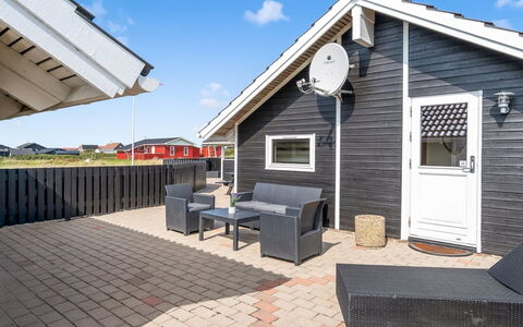Freya - 200M from the Sea: Tag, Hus, Boligområde, Hjem, Estate, Sommerhus, Design