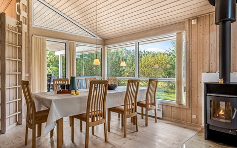 Terho - 1Km from the Sea: Hjem, Tag, Hus, Dør, Sommerhus, Skygge, Have, Bunddække, Veranda, Gård