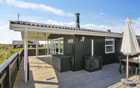 Gojko - 140M from the Sea: Træ, Hus, Sommerhus, Hjem, Tag, Landdistrikt, Sidespor, Bjælkehytte, Garden Bygninger, Hårdttræ