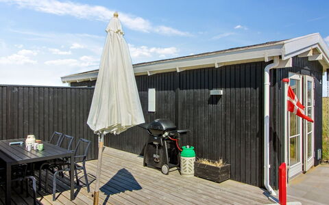 Gojko - 140M from the Sea: Træ, Hus, Sommerhus, Hjem, Tag, Landdistrikt, Sidespor, Bjælkehytte, Garden Bygninger, Hårdttræ