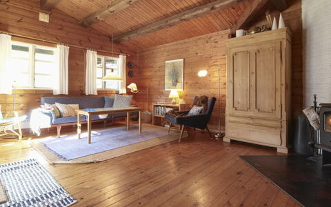 Olin - 600M from the Sea: Hus, Hjem, Dør, Tag, Sommerhus, Estate, Have, Skygge, Sidespor, Gård