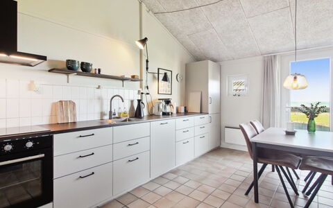 Eydis - 150M from the Sea: Køkken, Gulvbelægning, Countertop, Køkken Apparat, Indretning, Større Bandage, Etage, Loft, Lysarmatur, Møbel