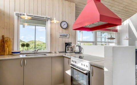 Anne - 100M from the Sea: Køkken, Indretning, Gulvbelægning, Køkken Apparat, Countertop, Møbel, Loft, Træ, Etage, Lysarmatur