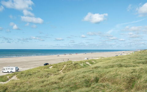 Anne - 100M from the Sea: Blå, Horisont, Økoregion, Sky, Kyst, Hav, Coastal Og Oceaniske Landskabsformer, Strand, Ocean, Kyst