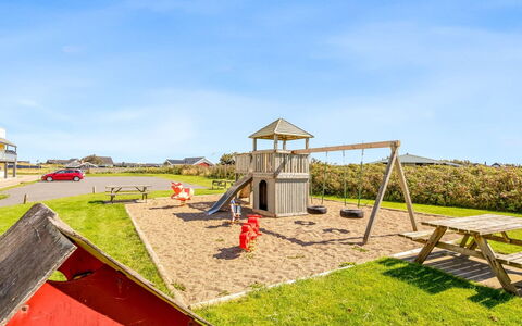 Helke - 150M from the Sea: Landskab, Land Lot, Lawn, Landscaping, Parkere, Gård, Eco Hotel, Farm, Udvej, Stuehus